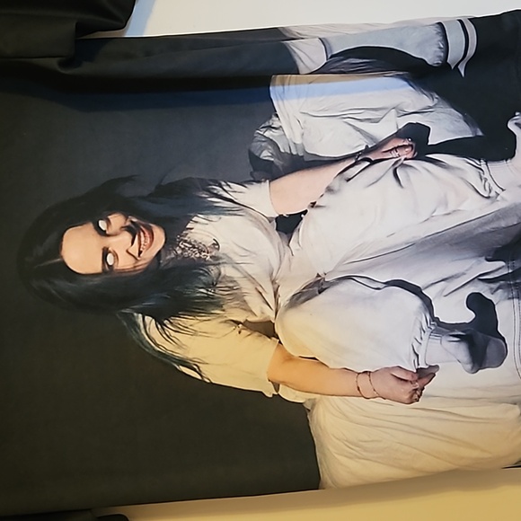 Billie Eilish TShirt - Picture 2 of 5
